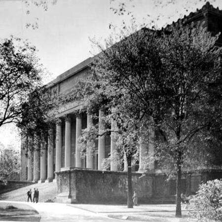 An image of Widener Library at Harvard from the 1950s